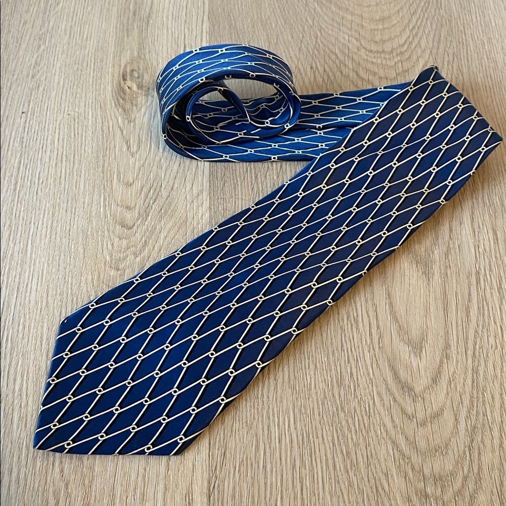 Lanvin Paris 100% Silk Chain Pattern Tie